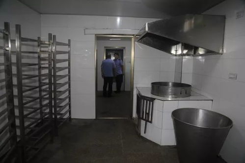 臺州市食品生產(chǎn)加工小作坊規(guī)范提升現(xiàn)場會在大溪鎮(zhèn)順利召開